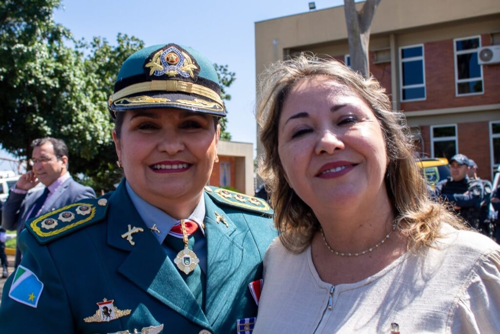 Educadora douradense é homenageada por Zé Teixeira