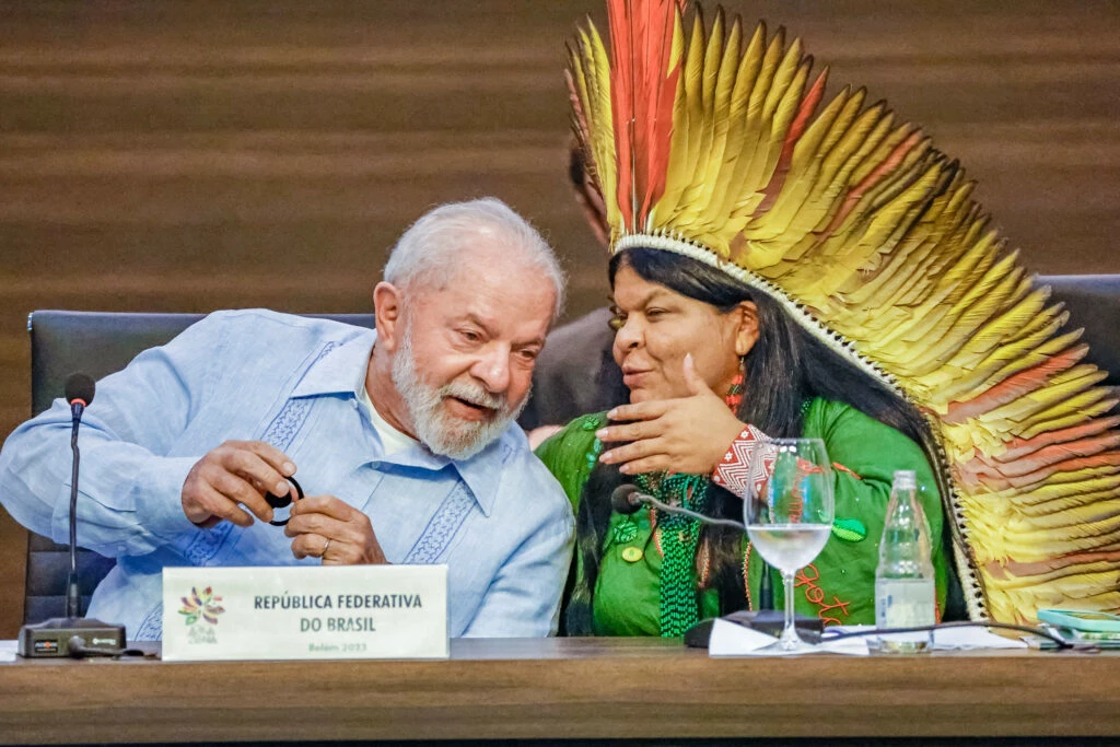 Presidente Luiz Inácio Lula da Silva e ministra dos Povos Indígenas, Sonia Guajajara Foto: Ricardo Stuckert/PR.