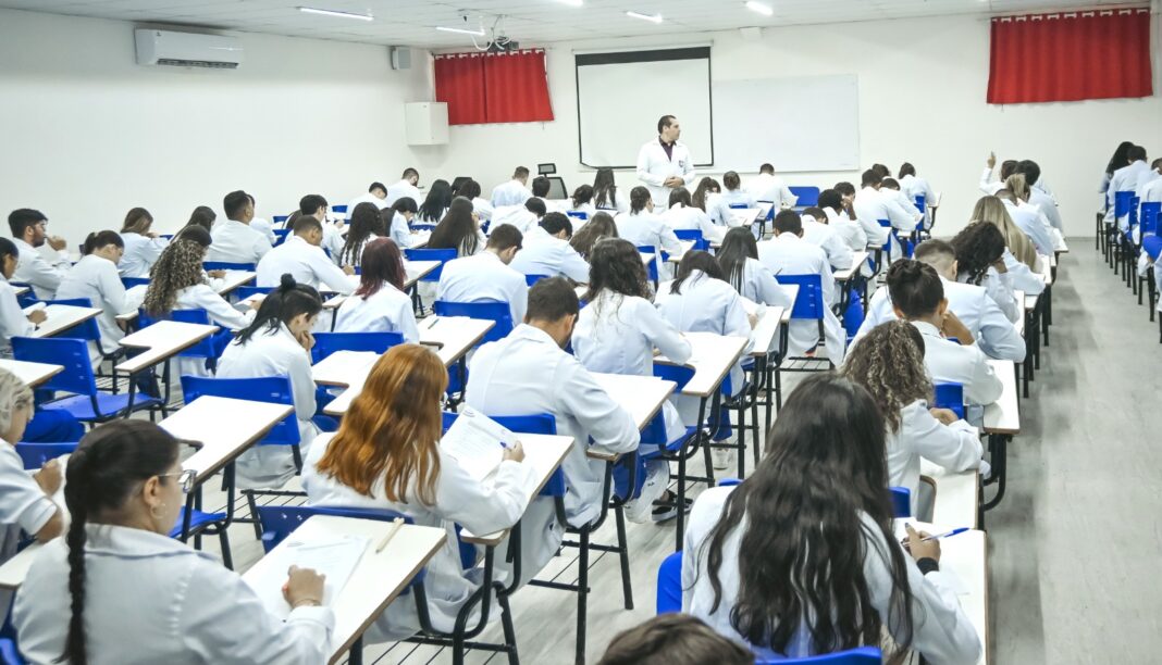 A Universidade Central do Paraguai, localizada em Pedro Juan Caballero, possui uma infraestrutura de ensino moderna e abrangente.