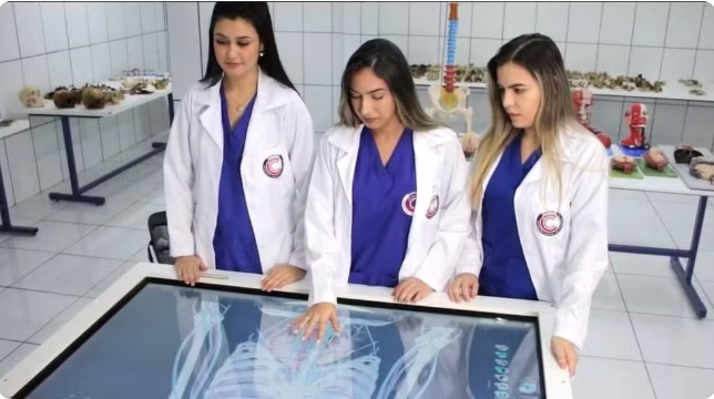 Medicina UCP-PJC: a melhor e mais ampla estrutura de ensino do Paraguai; matrículas para 2025 abertas