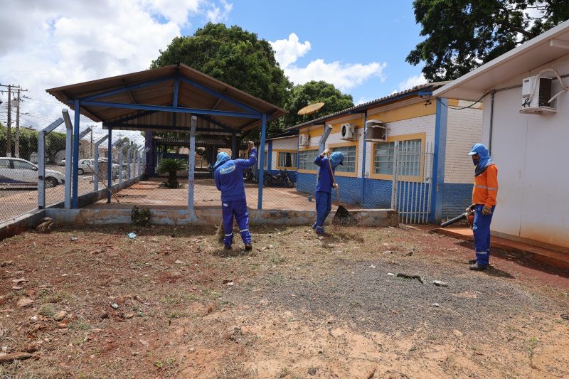 Serviços de limpeza são intensificados no centro e bairros de Dourados – Foto: A. Frota.