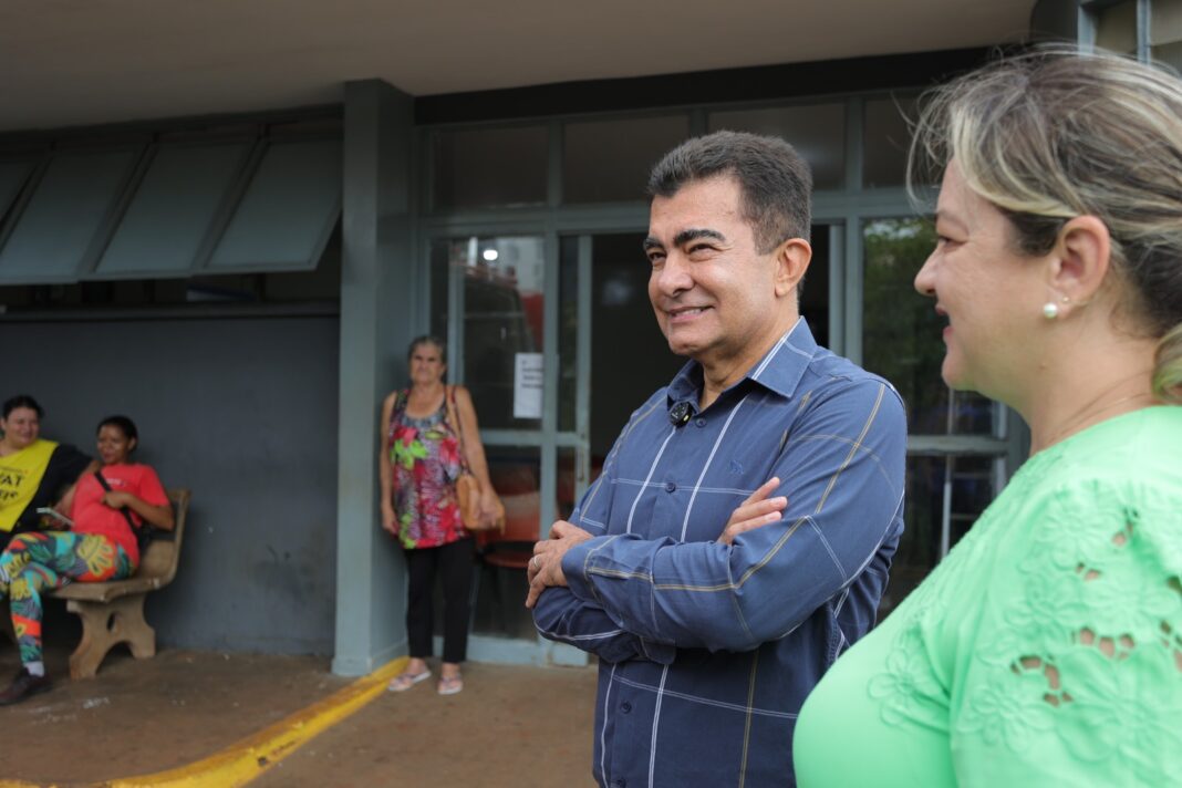 Prefeito Marçal Filho junto com a coordenadora administrativa, Claudia Raquel Machado Ayala, anunciou a convocação de dezenas de profissionais de saúde aprovados em concurso público e que não foram chamados no governo passado. Foto: A. Frota.