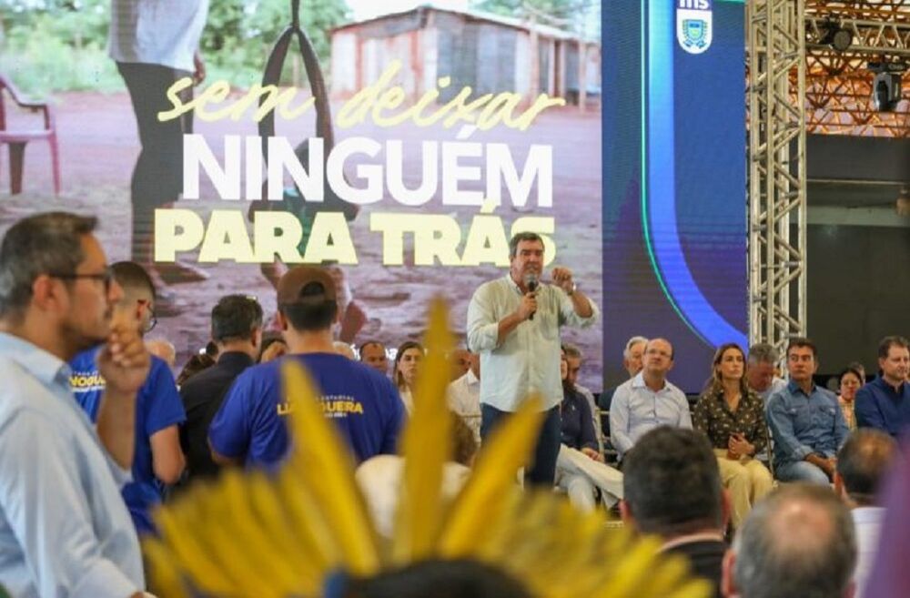 Eduardo Riedel e Sonia Gajajara lançam em Dourados a construção de casas para comunidades indígenas (Foto: Saul Schramm/Secom).